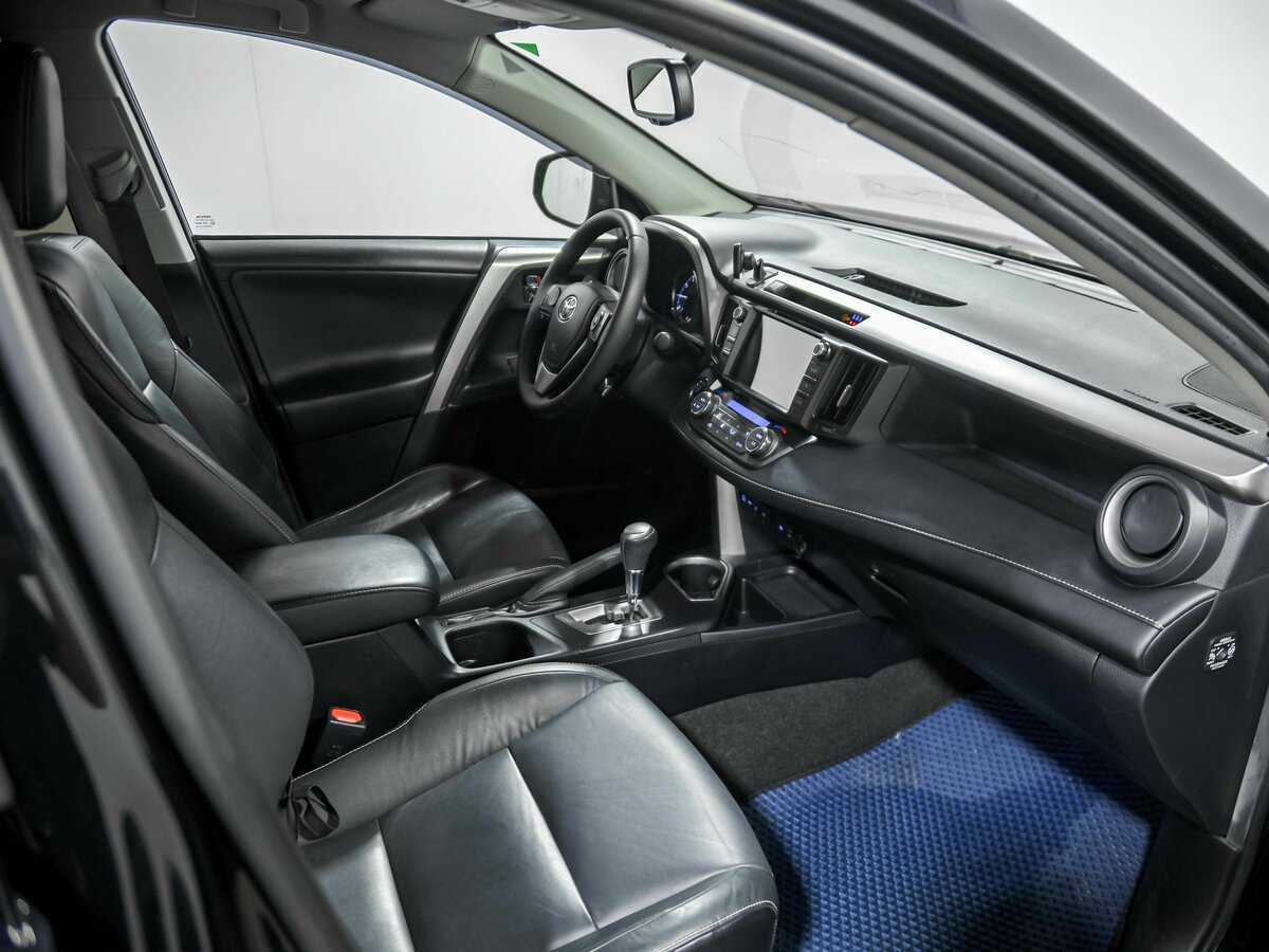 Toyota RAV4 с пробегом — 2017 год. Фото: #20
