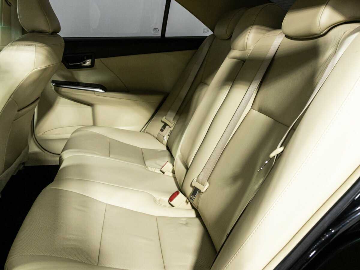 Toyota Camry с пробегом — 2016 год. Фото: #9