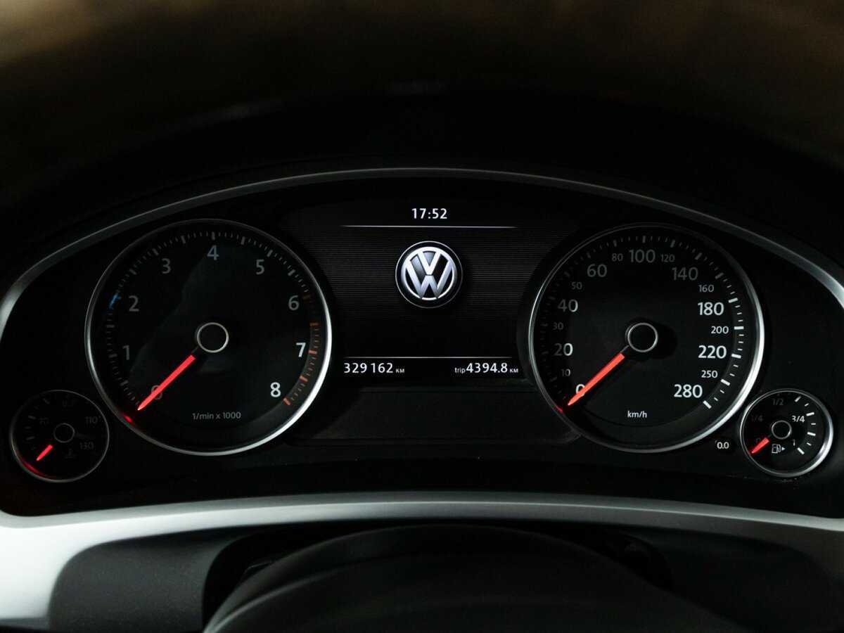 Volkswagen Touareg с пробегом — 2012 год. Фото: #9