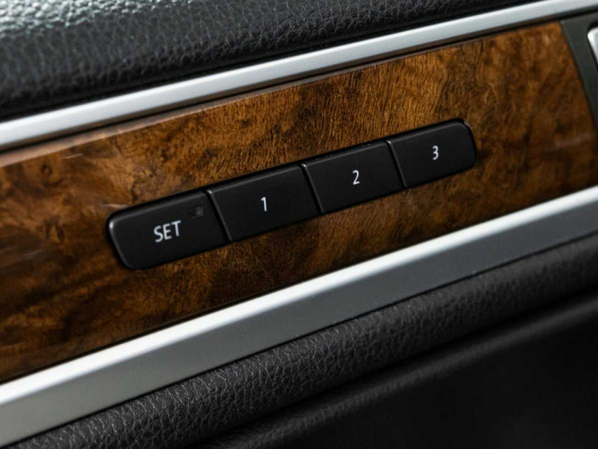 Volkswagen Touareg с пробегом — 2012 год. Фото: #15