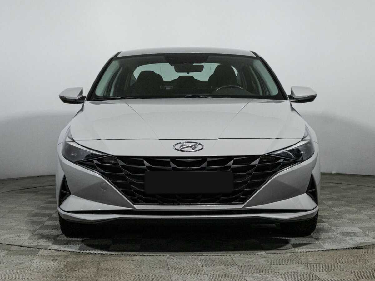 Hyundai Elantra с пробегом — 2023 год. Фото: #1