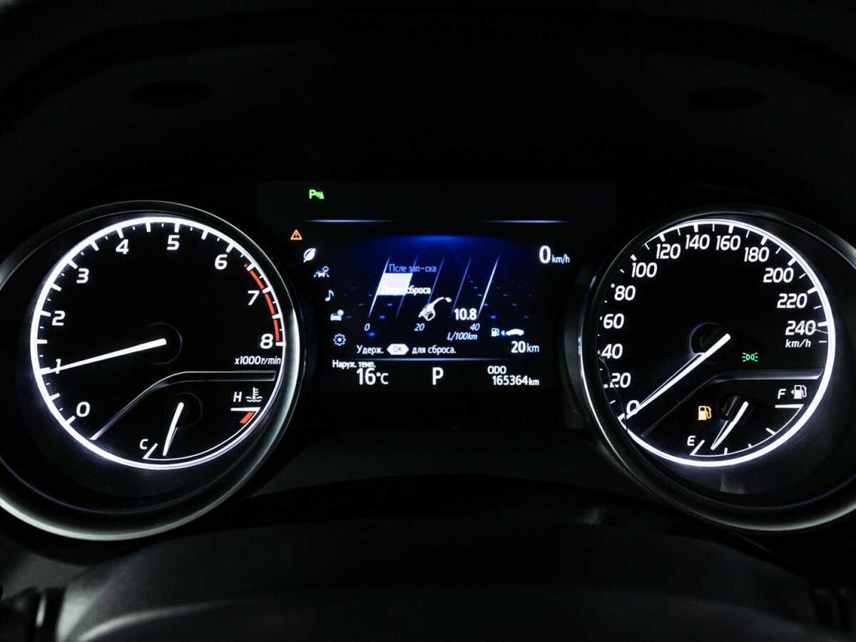 Toyota Camry с пробегом — 2018 год. Фото: #11