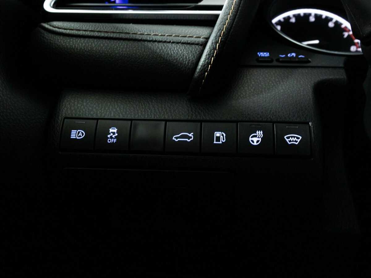 Toyota Camry с пробегом — 2018 год. Фото: #18