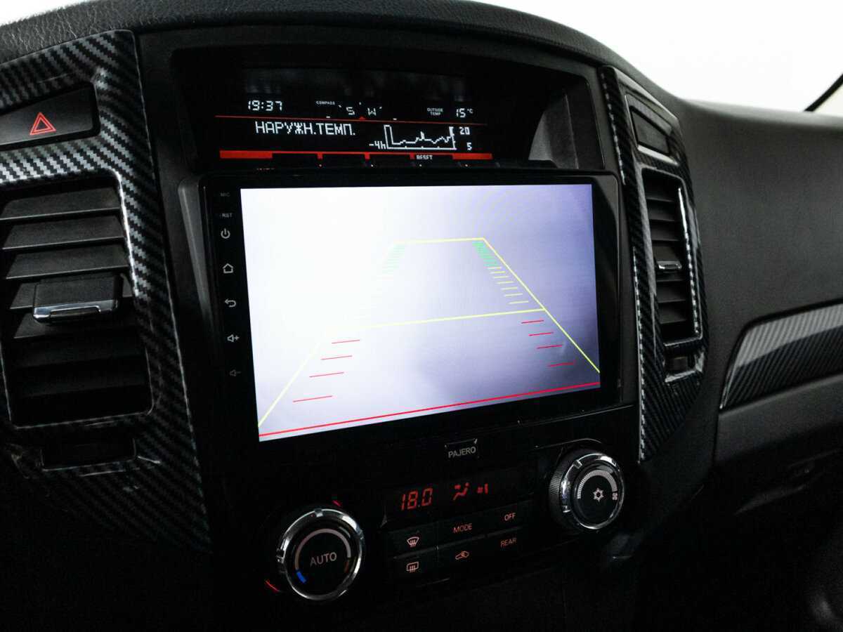 Mitsubishi Pajero с пробегом — 2014 год. Фото: #14