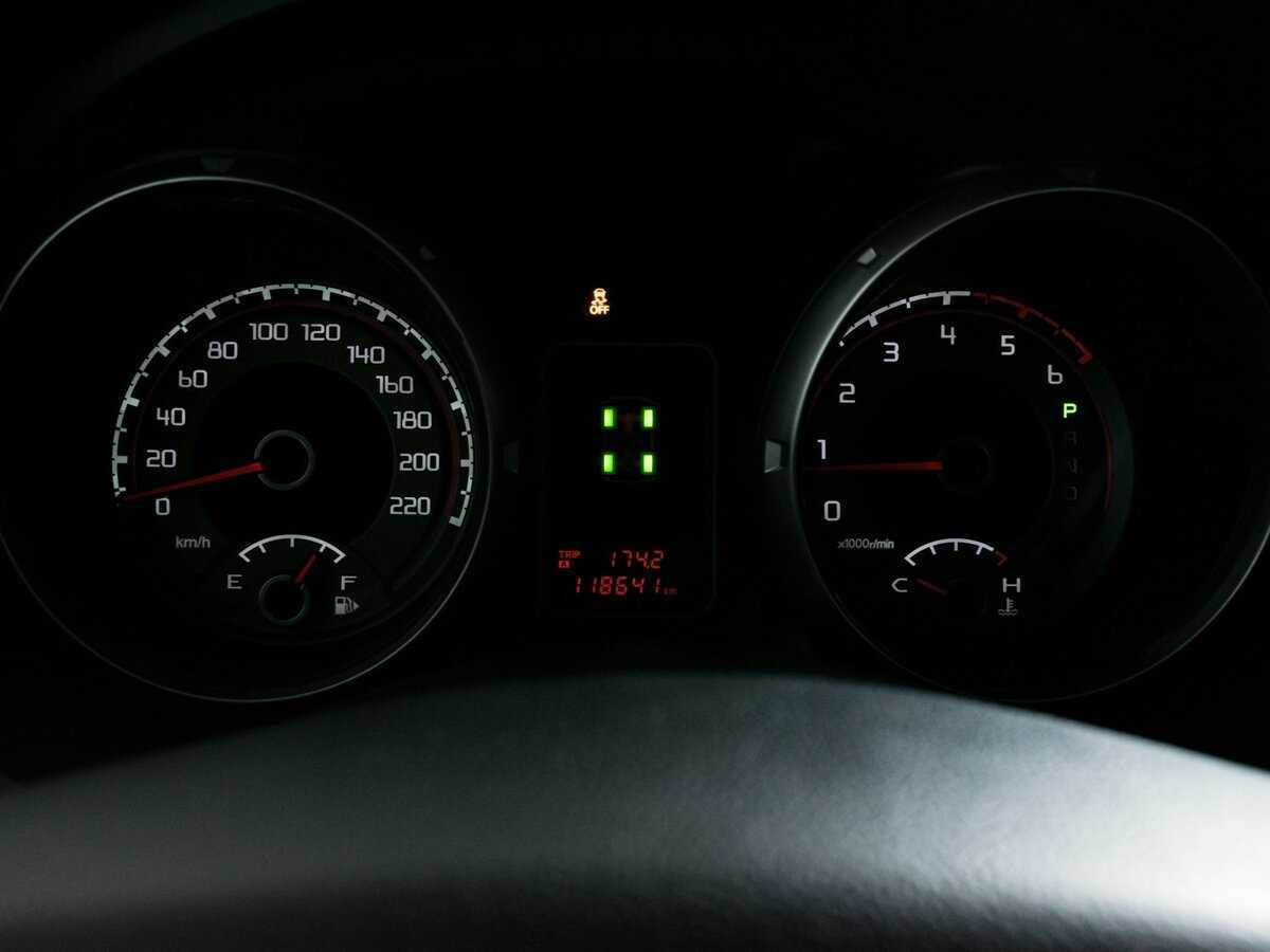 Mitsubishi Pajero с пробегом — 2012 год. Фото: #10