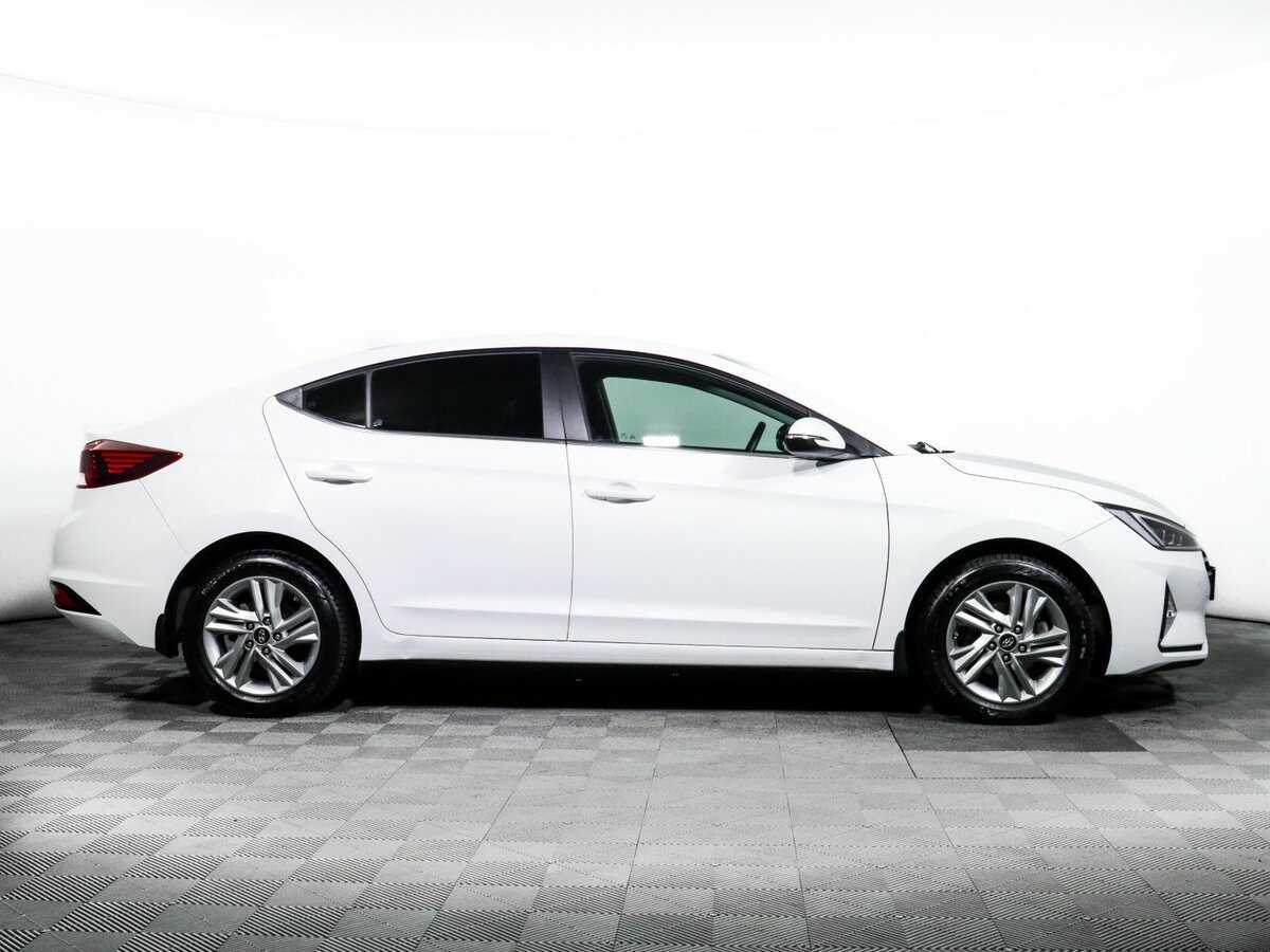 Hyundai Elantra с пробегом — 2020 год. Фото: #3