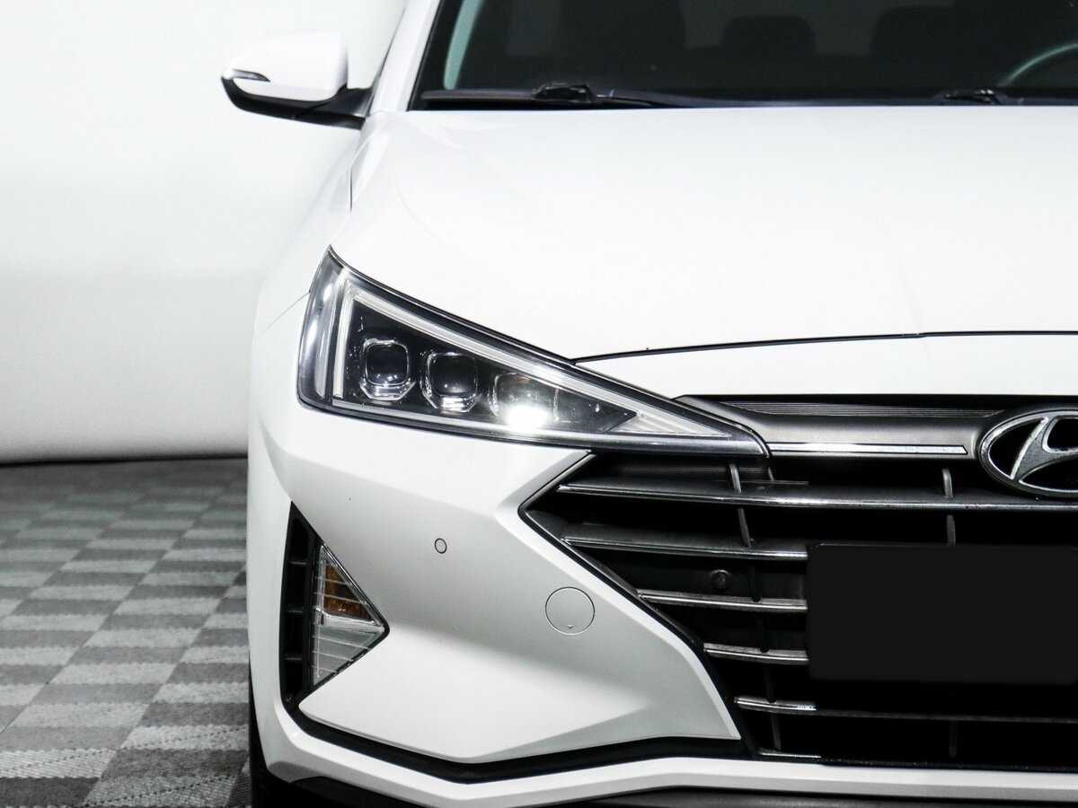 Hyundai Elantra с пробегом — 2020 год. Фото: #17