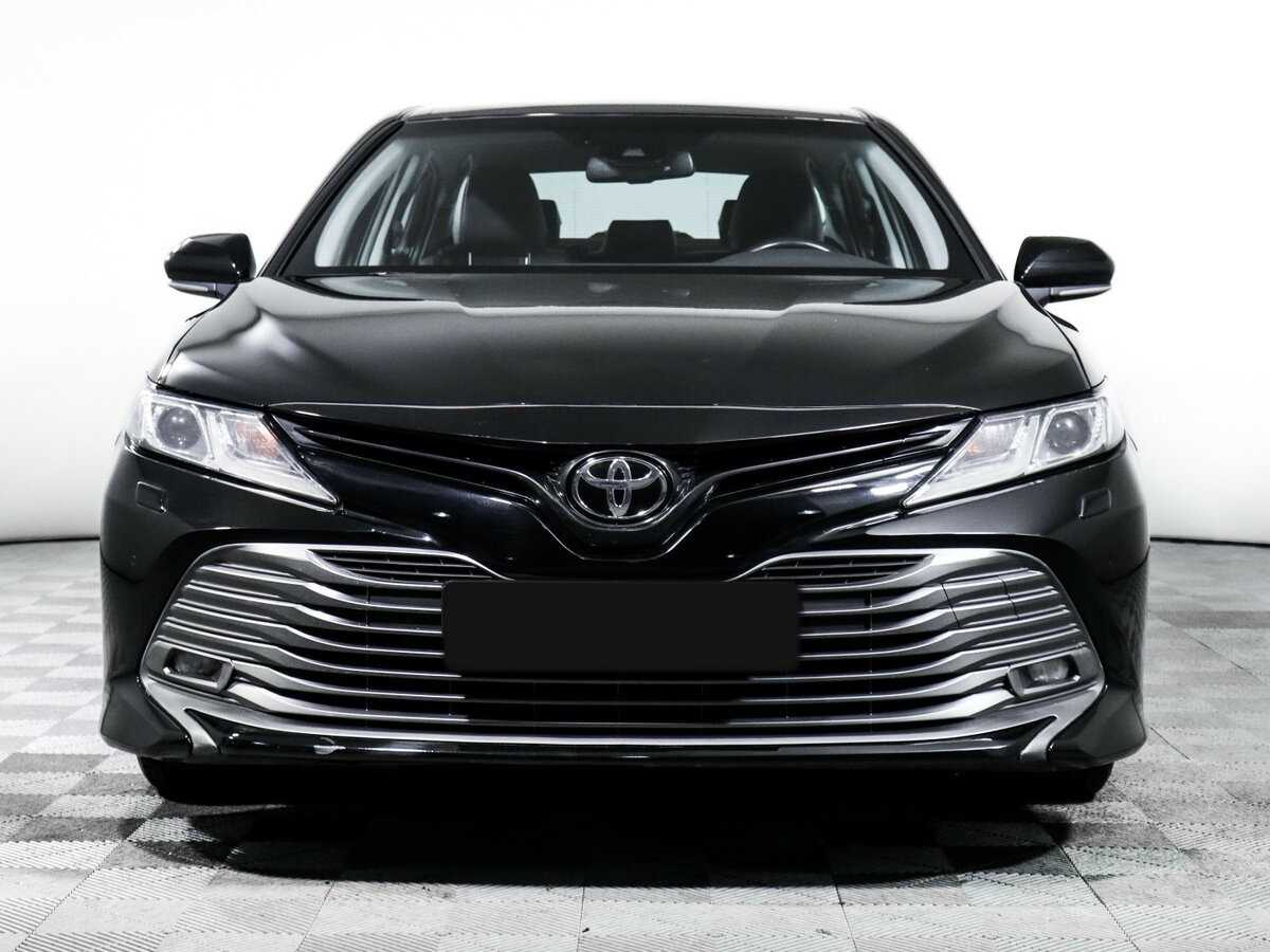 Toyota Camry с пробегом — 2019 год. Фото: #1