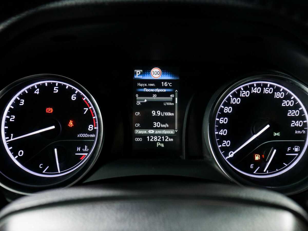 Toyota Camry с пробегом — 2019 год. Фото: #10