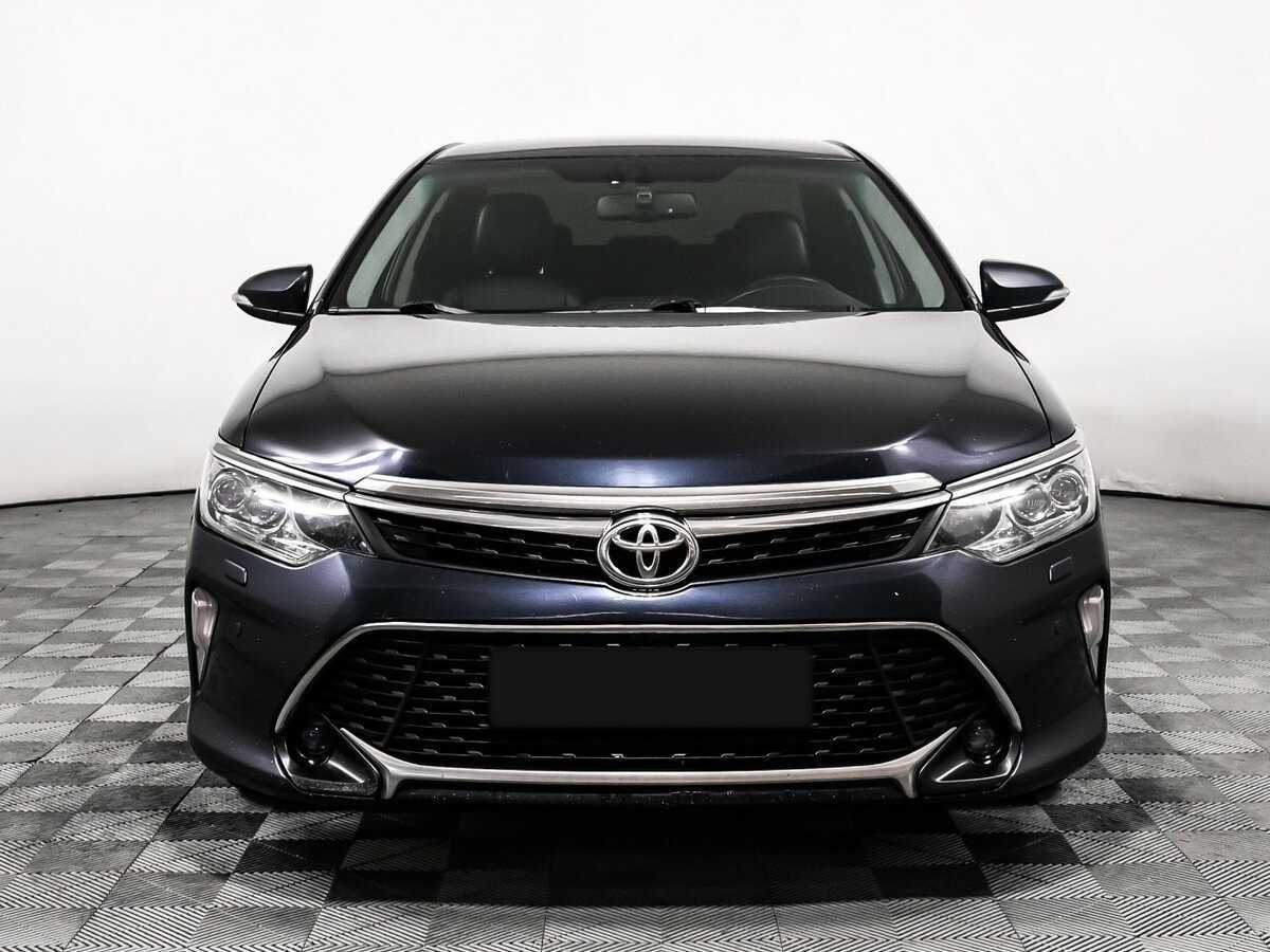 Toyota Camry с пробегом — 2017 год. Фото: #1