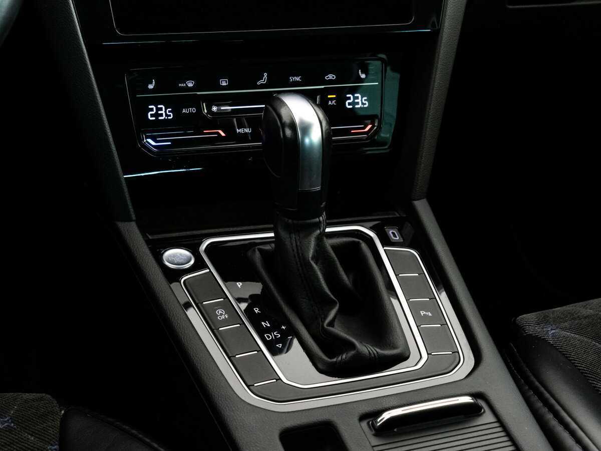 Volkswagen Passat с пробегом — 2020 год. Фото: #12