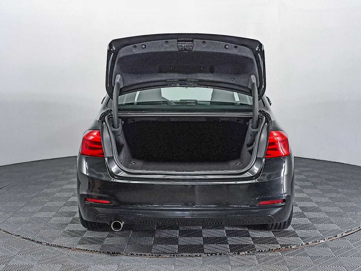 BMW 3 серии с пробегом — 2018 год. Фото: #7