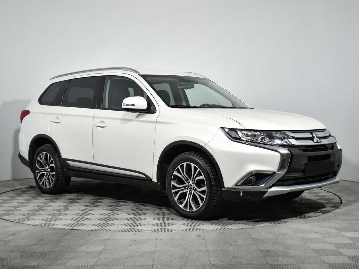 Mitsubishi Outlander с пробегом — 2018 год. Фото: #2