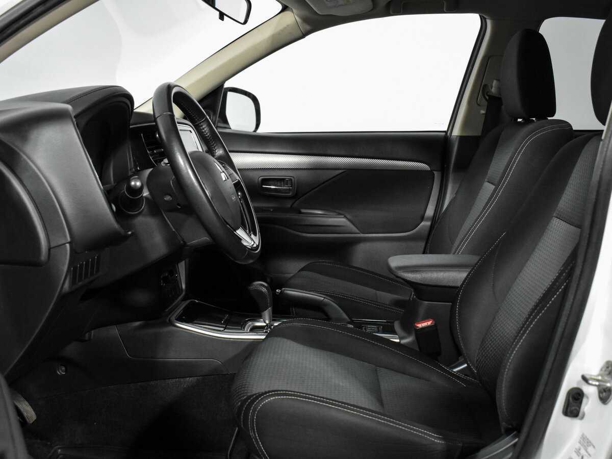 Mitsubishi Outlander с пробегом — 2018 год. Фото: #8