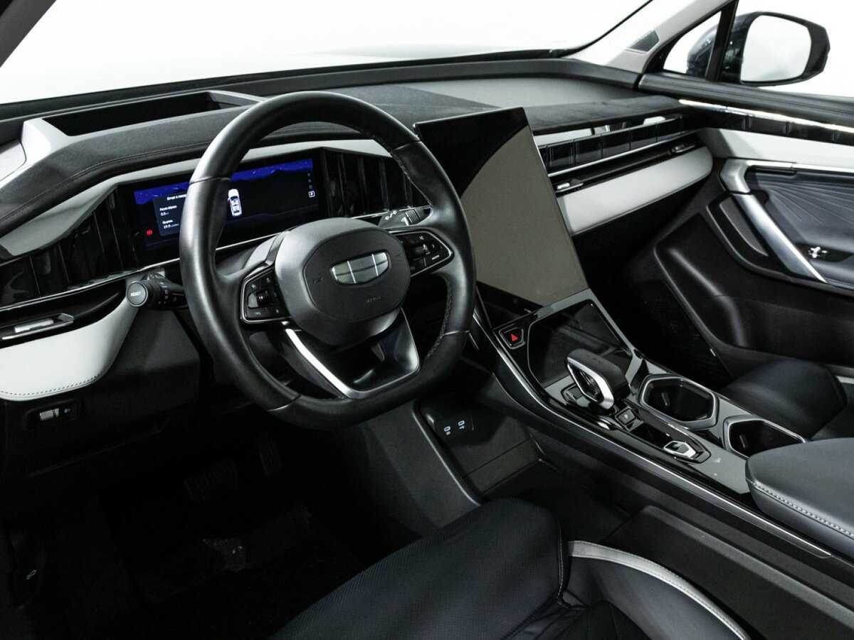 Geely Atlas с пробегом — 2024 год. Фото: #10