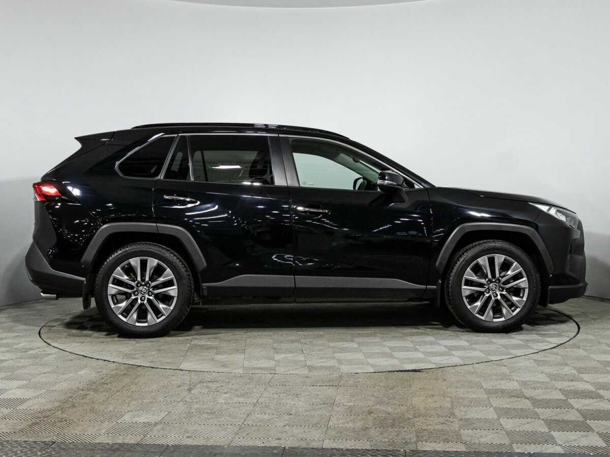 Toyota RAV4 с пробегом — 2020 год. Фото: #3