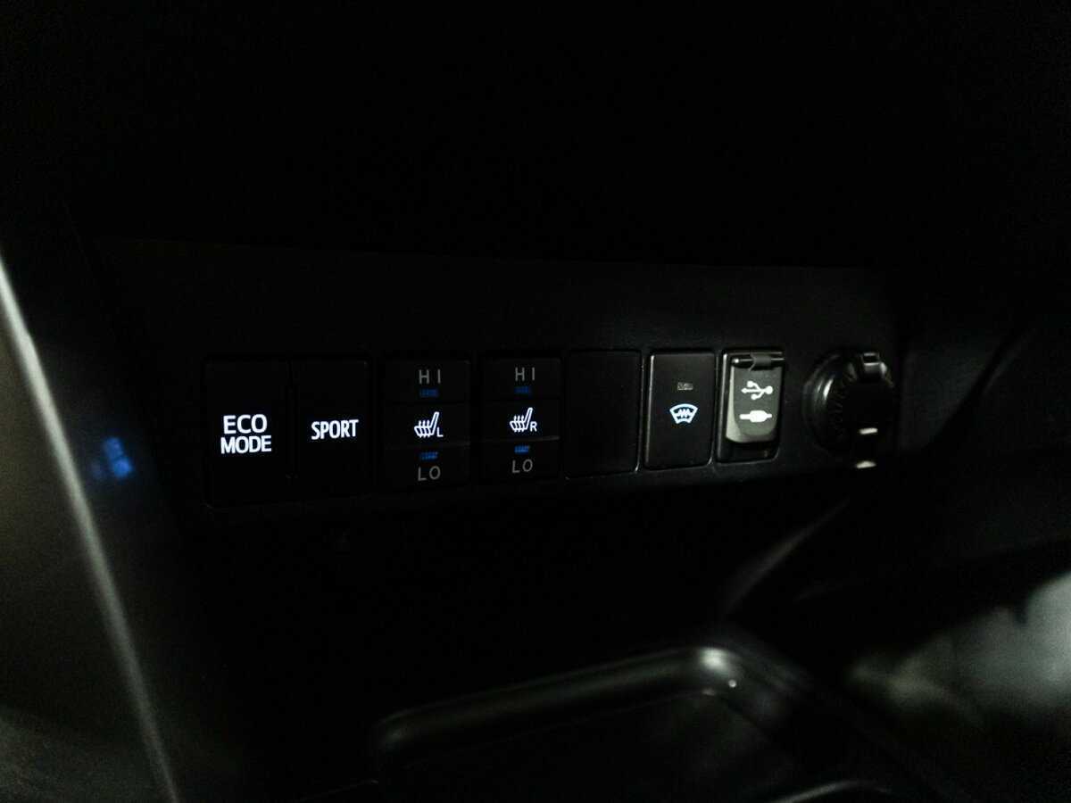 Toyota RAV4 с пробегом — 2015 год. Фото: #18