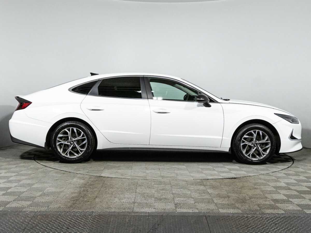 Hyundai Sonata с пробегом — 2021 год. Фото: #3