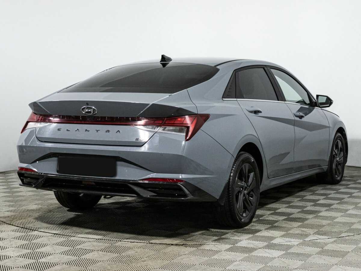 Hyundai Elantra с пробегом — 2021 год. Фото: #4