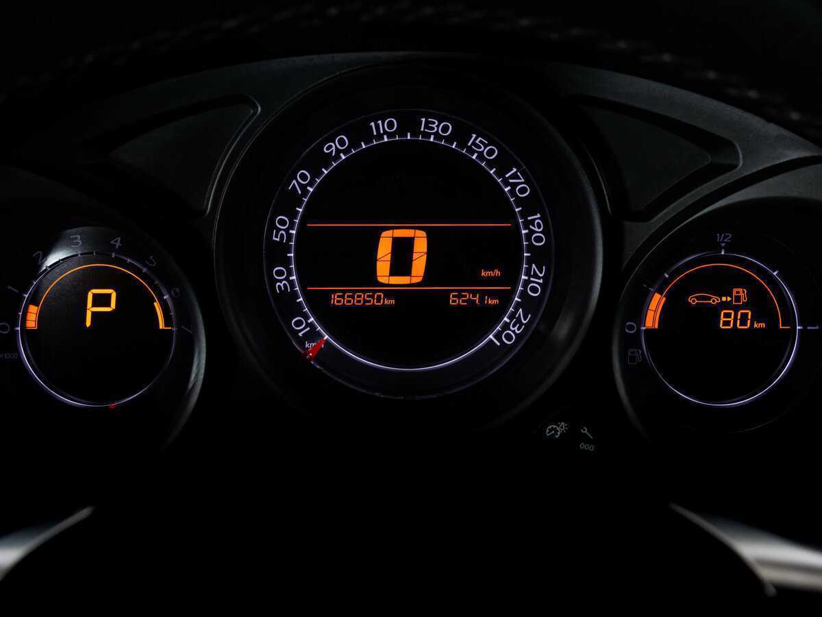 Citroen C4 с пробегом — 2012 год. Фото: #13