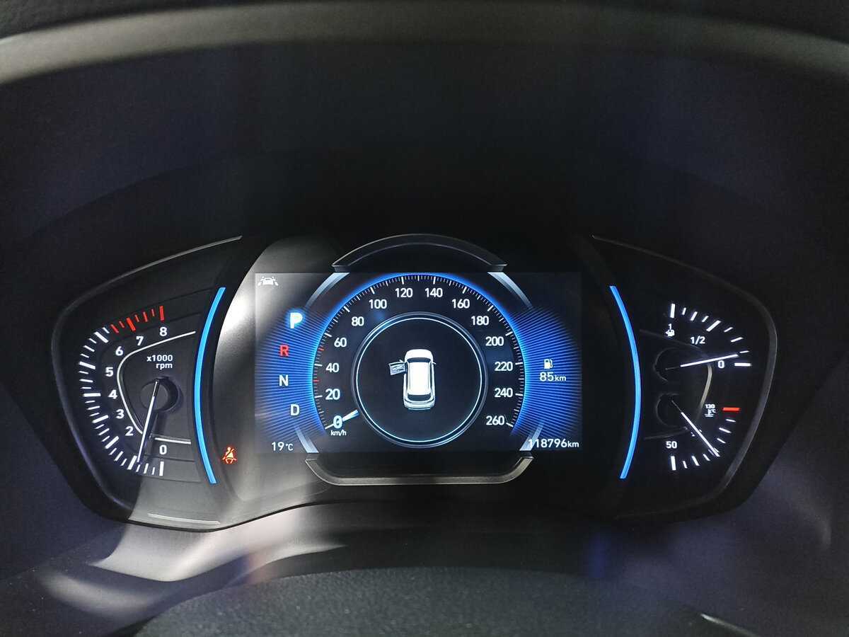 Hyundai Santa Fe с пробегом — 2018 год. Фото: #12