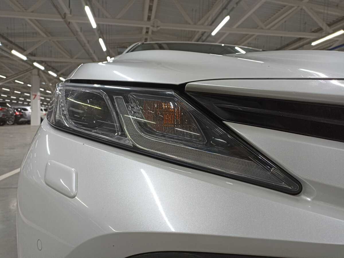 Toyota Camry с пробегом — 2019 год. Фото: #16