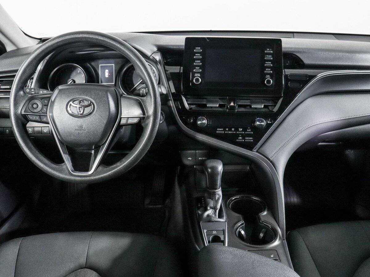 Toyota Camry с пробегом — 2021 год. Фото: #9