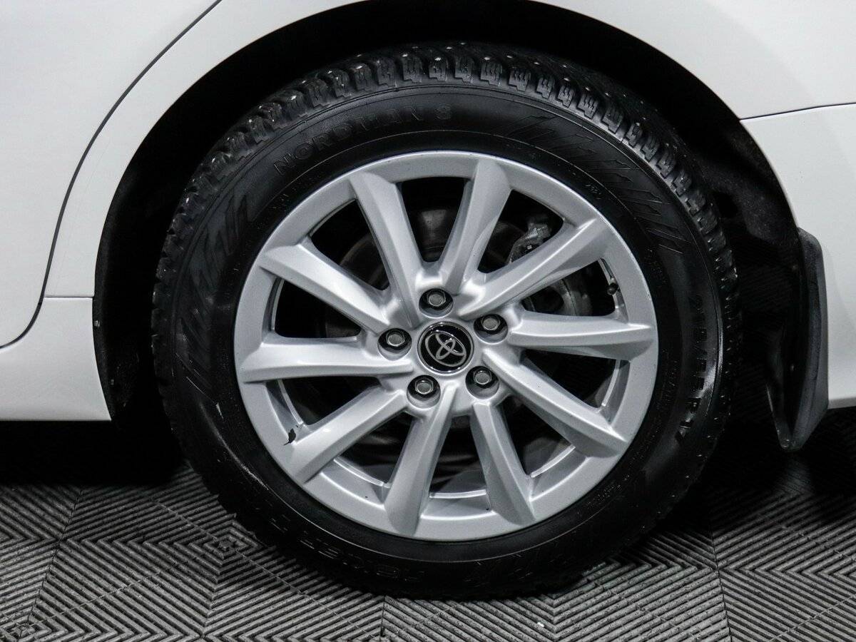 Toyota Camry с пробегом — 2021 год. Фото: #11