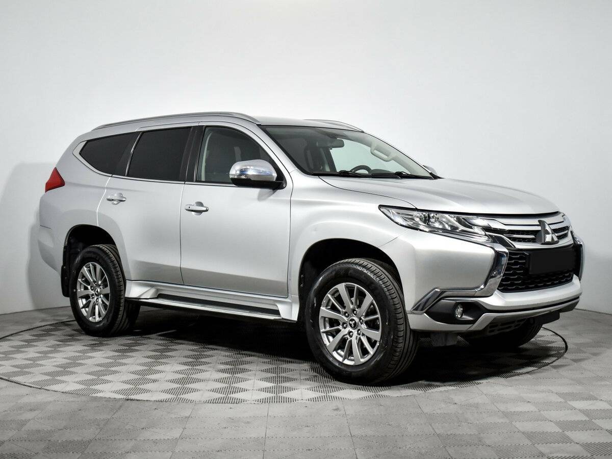 Mitsubishi Pajero Sport с пробегом — 2018 год. Фото: #2