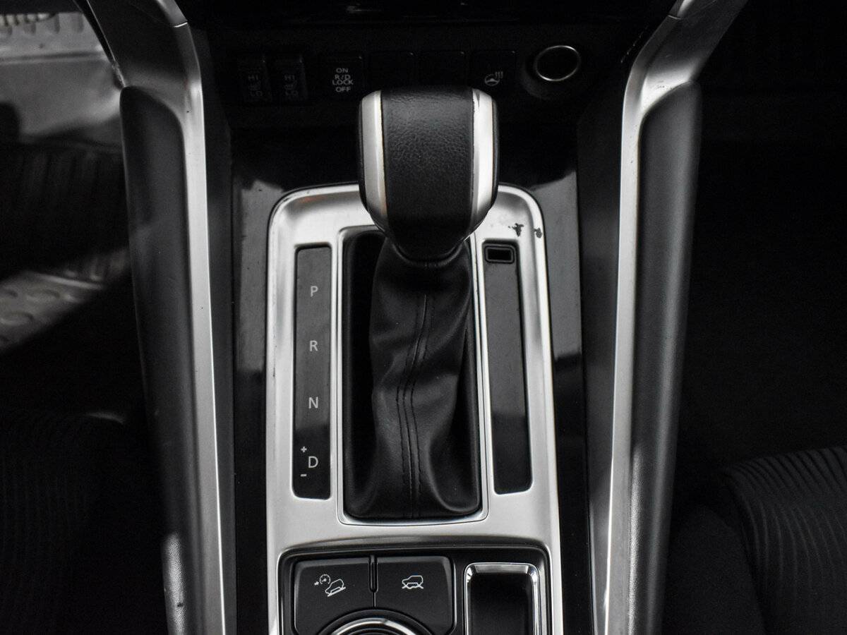 Mitsubishi Pajero Sport с пробегом — 2018 год. Фото: #10