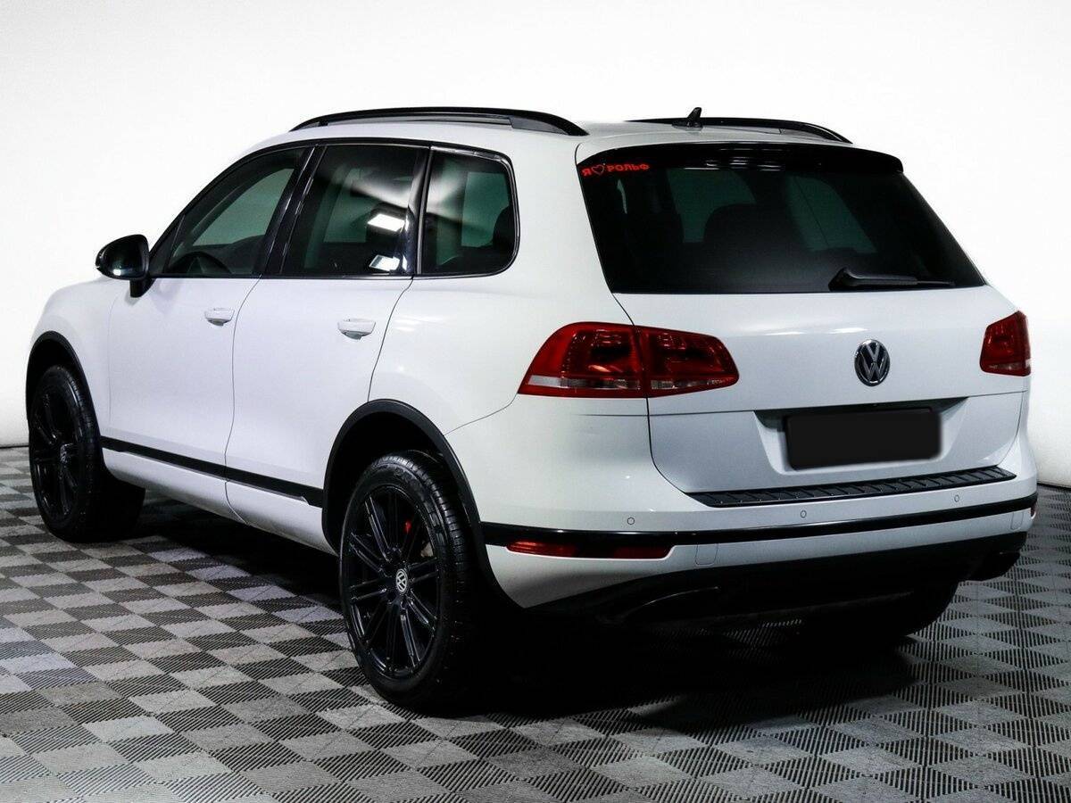 Volkswagen Touareg с пробегом — 2015 год. Фото: #6