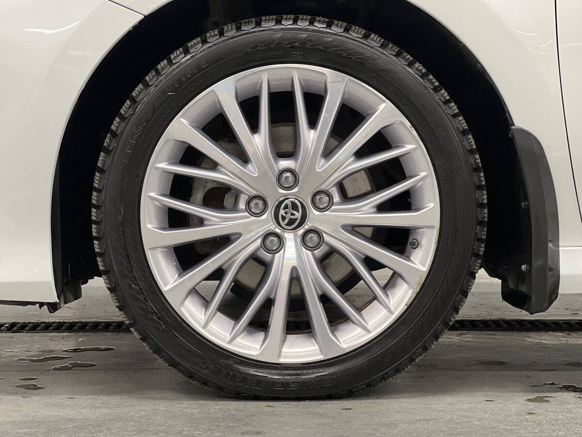 Toyota Camry с пробегом — 2021 год. Фото: #17