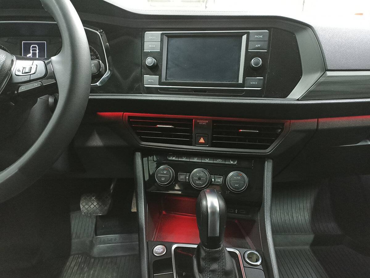 Volkswagen Jetta с пробегом — 2020 год. Фото: #14