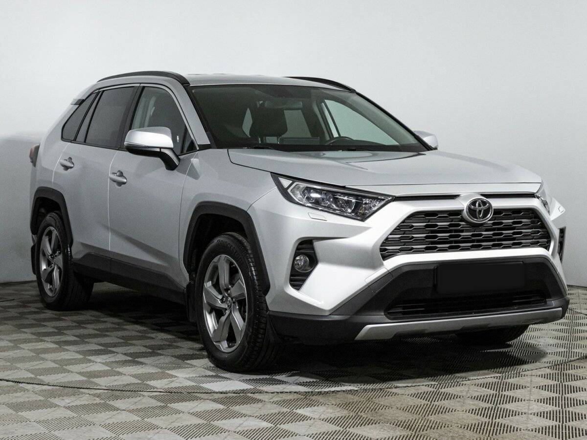 Toyota RAV4 с пробегом — 2020 год. Фото: #2