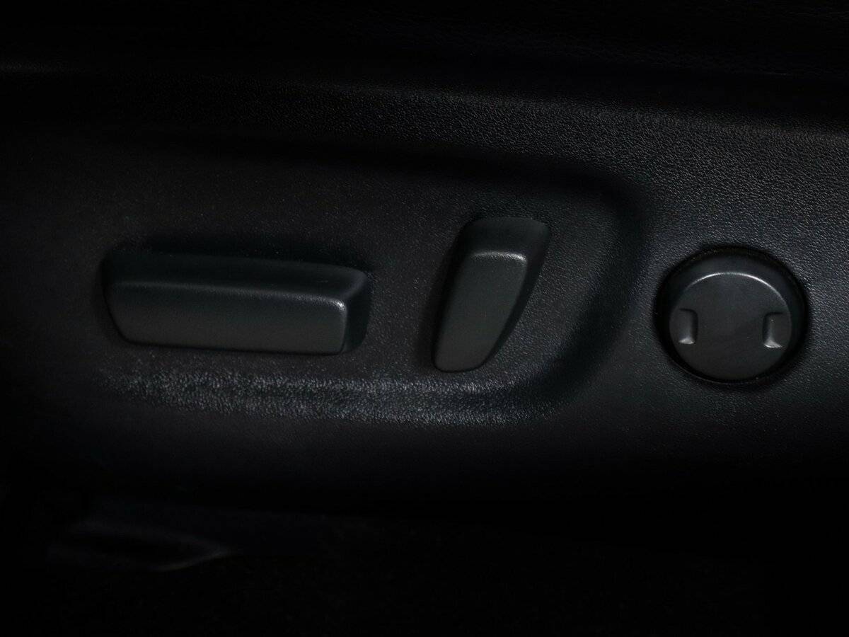 Toyota RAV4 с пробегом — 2017 год. Фото: #16