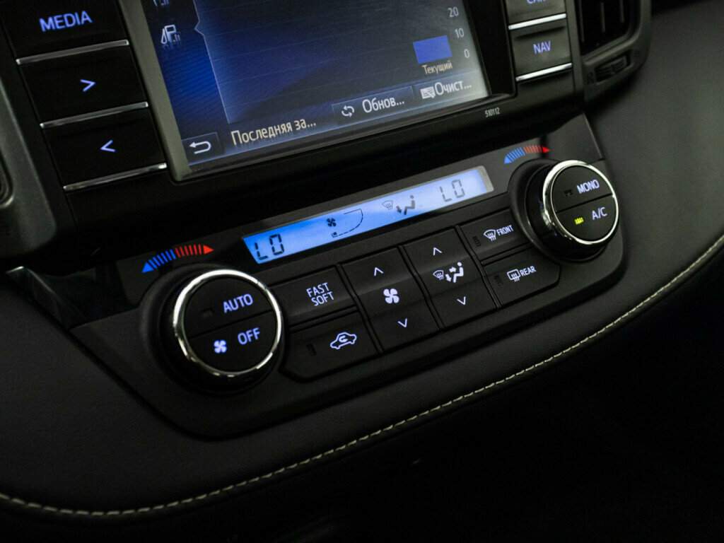 Toyota RAV4 с пробегом — 2016 год. Фото: #14