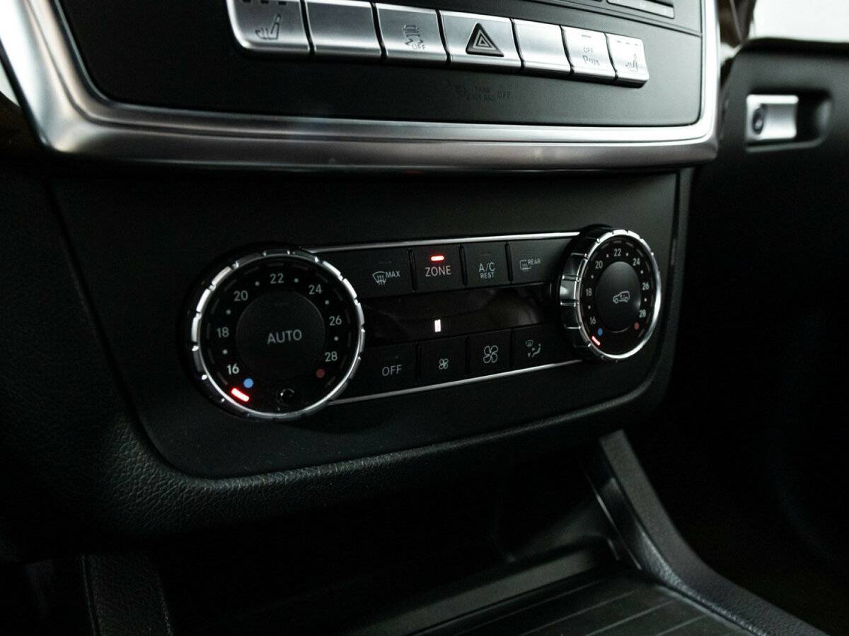 Mercedes-Benz M-Класс с пробегом — 2012 год. Фото: #19