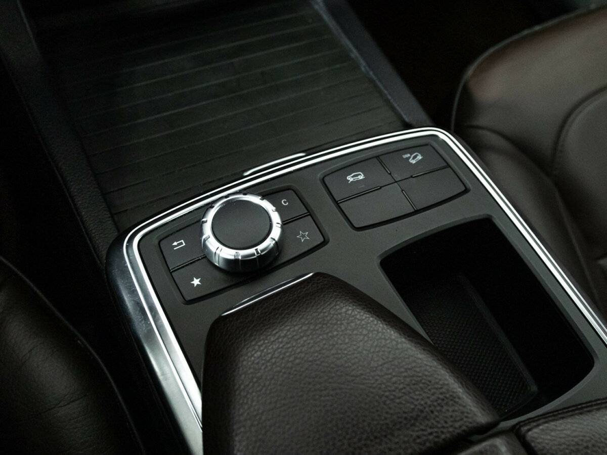 Mercedes-Benz M-Класс с пробегом — 2012 год. Фото: #21