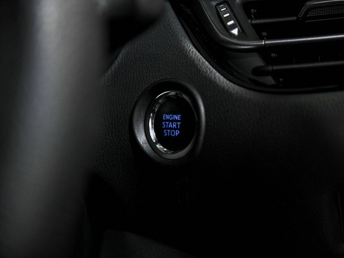 Toyota C-HR с пробегом — 2020 год. Фото: #10