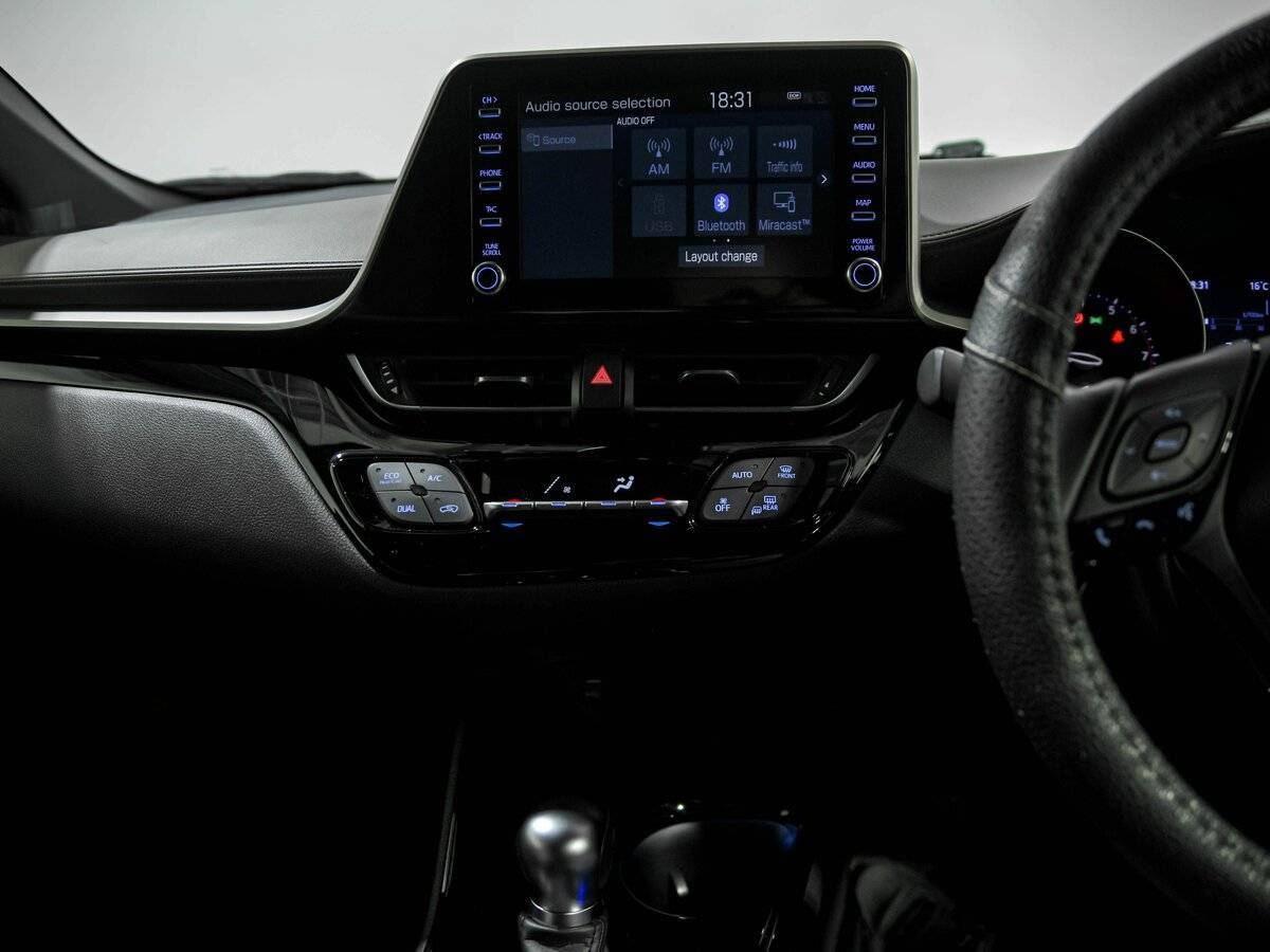 Toyota C-HR с пробегом — 2020 год. Фото: #11