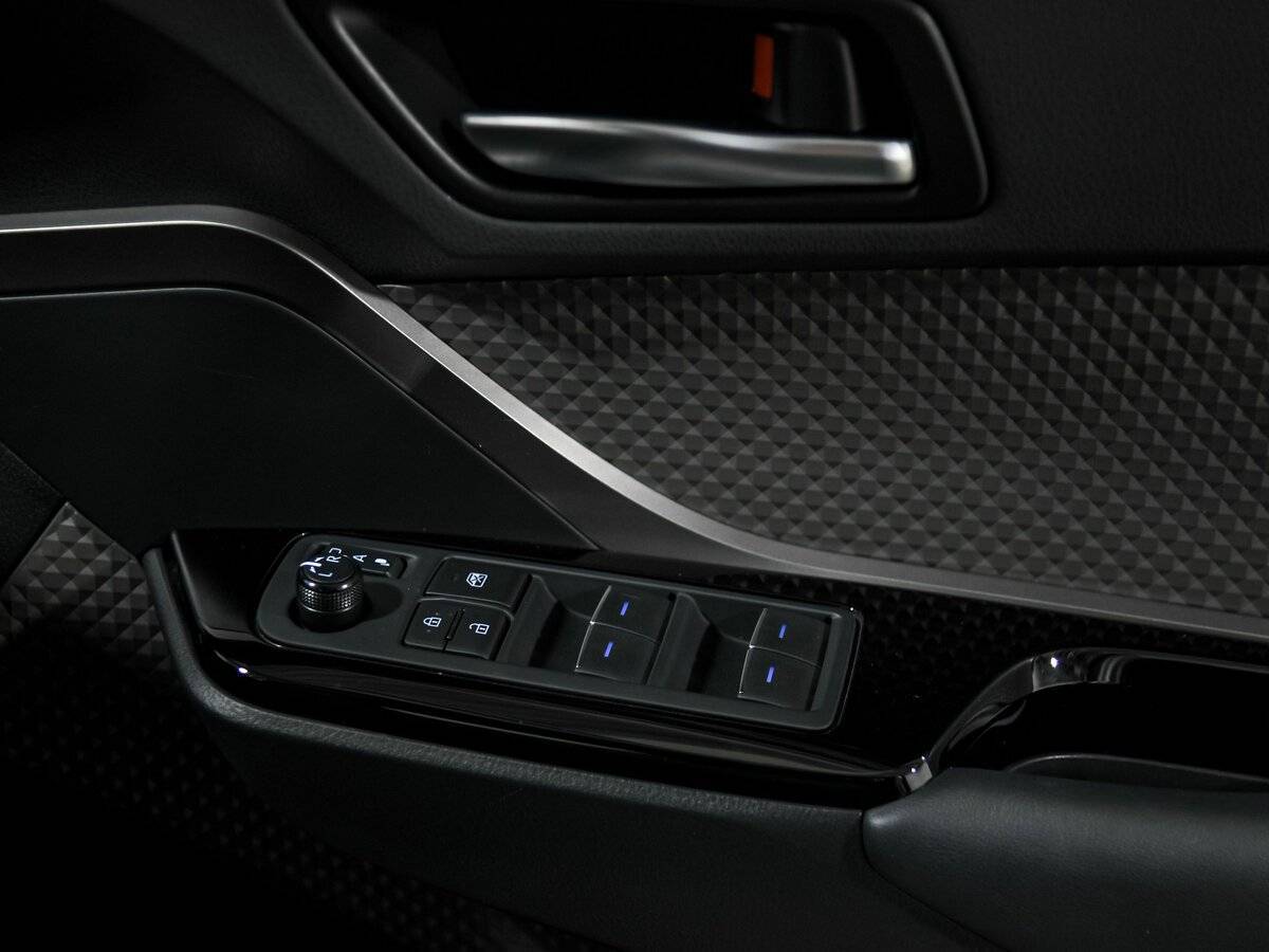 Toyota C-HR с пробегом — 2020 год. Фото: #15