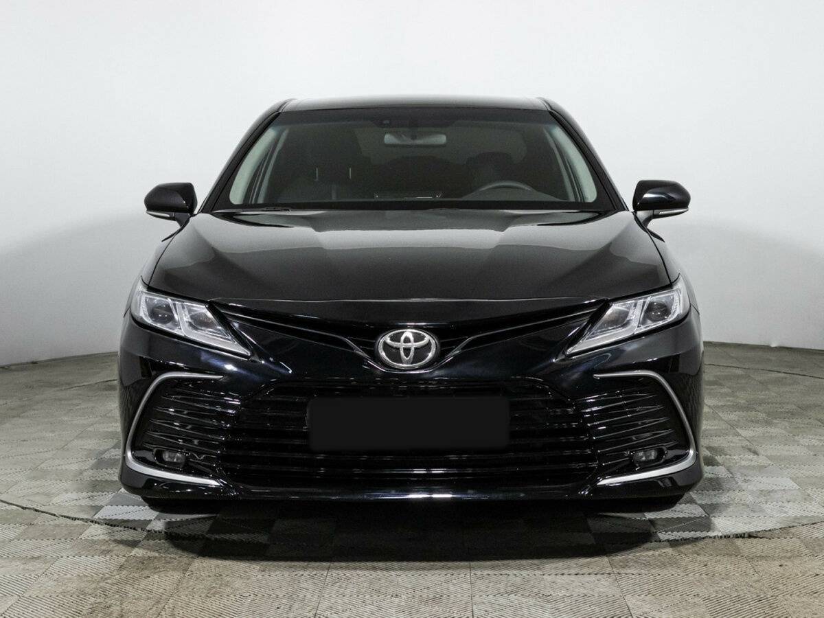 Toyota Camry с пробегом — 2021 год. Фото: #1