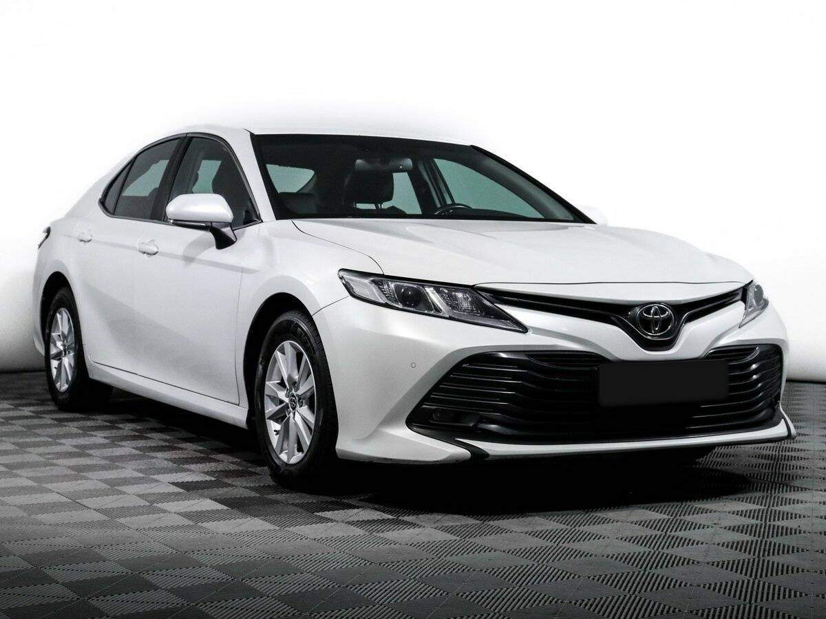 Toyota Camry с пробегом — 2020 год. Фото: #2
