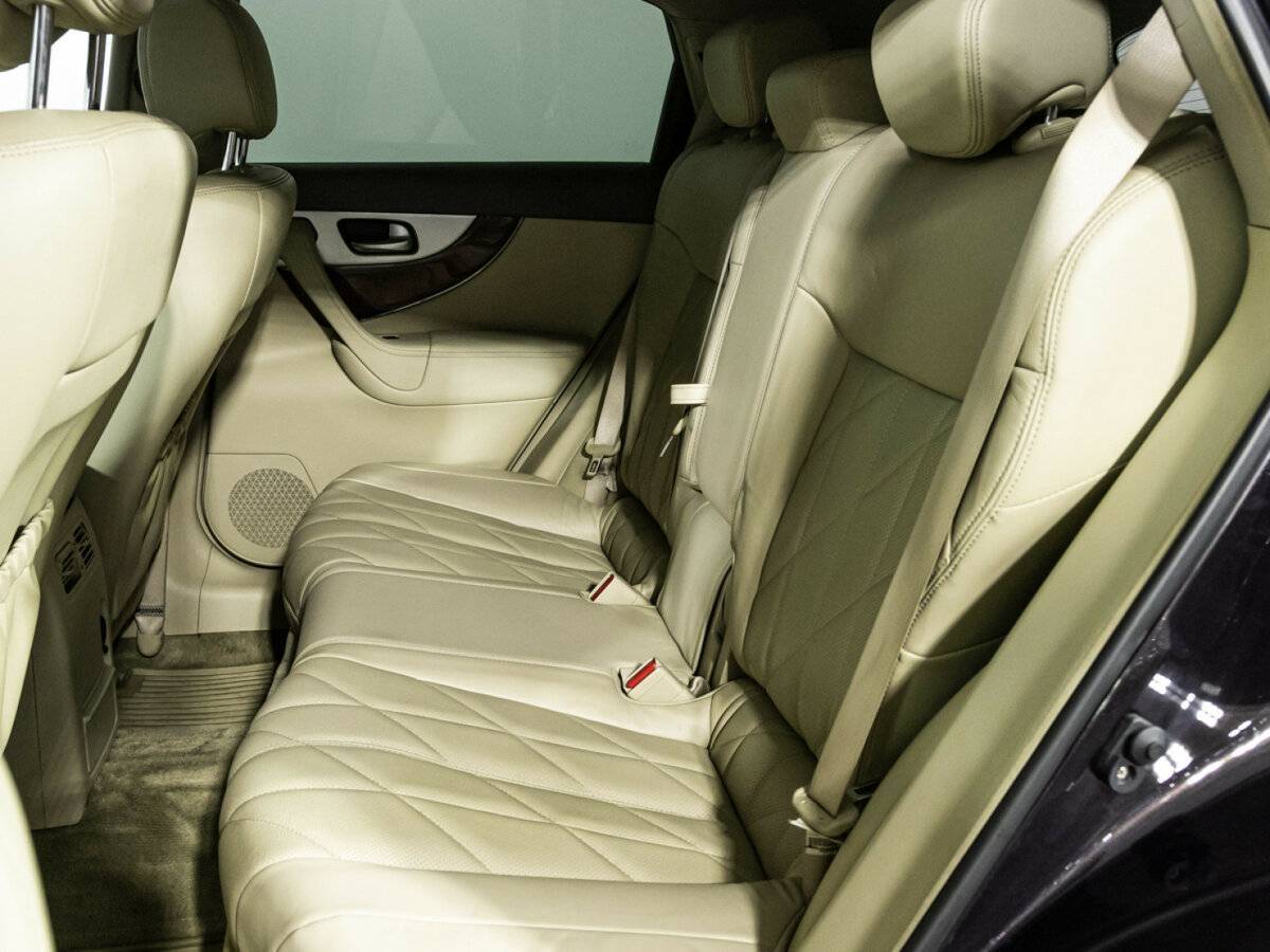 Infiniti FX с пробегом — 2012 год. Фото: #9