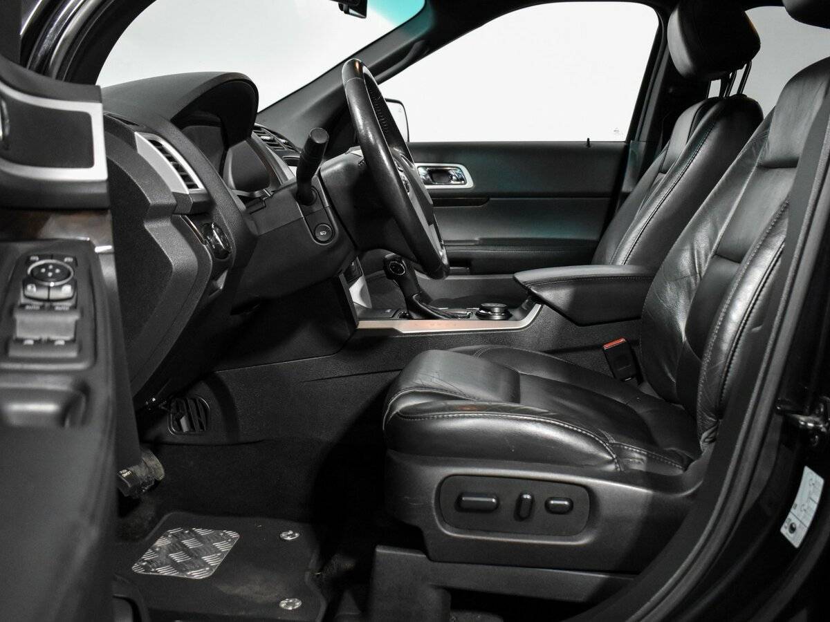 Ford Explorer с пробегом — 2014 год. Фото: #9