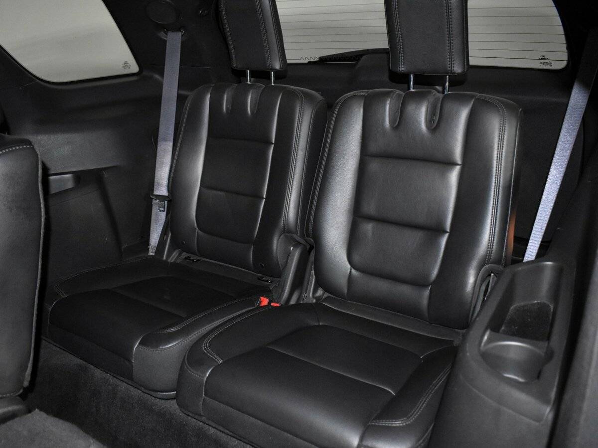 Ford Explorer с пробегом — 2014 год. Фото: #10
