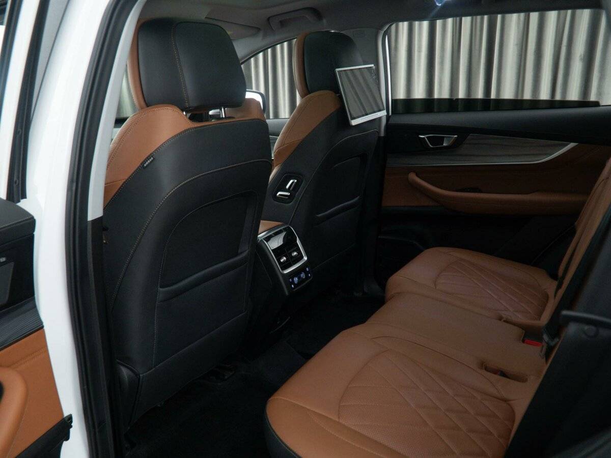 Chery Tiggo 8 Pro Max с пробегом — 2022 год. Фото: #12