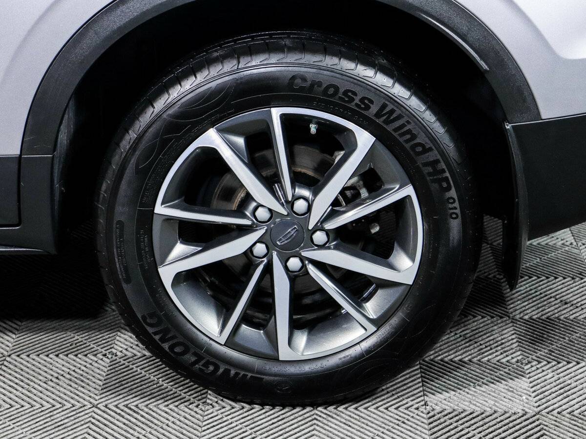 Geely Coolray с пробегом — 2023 год. Фото: #11