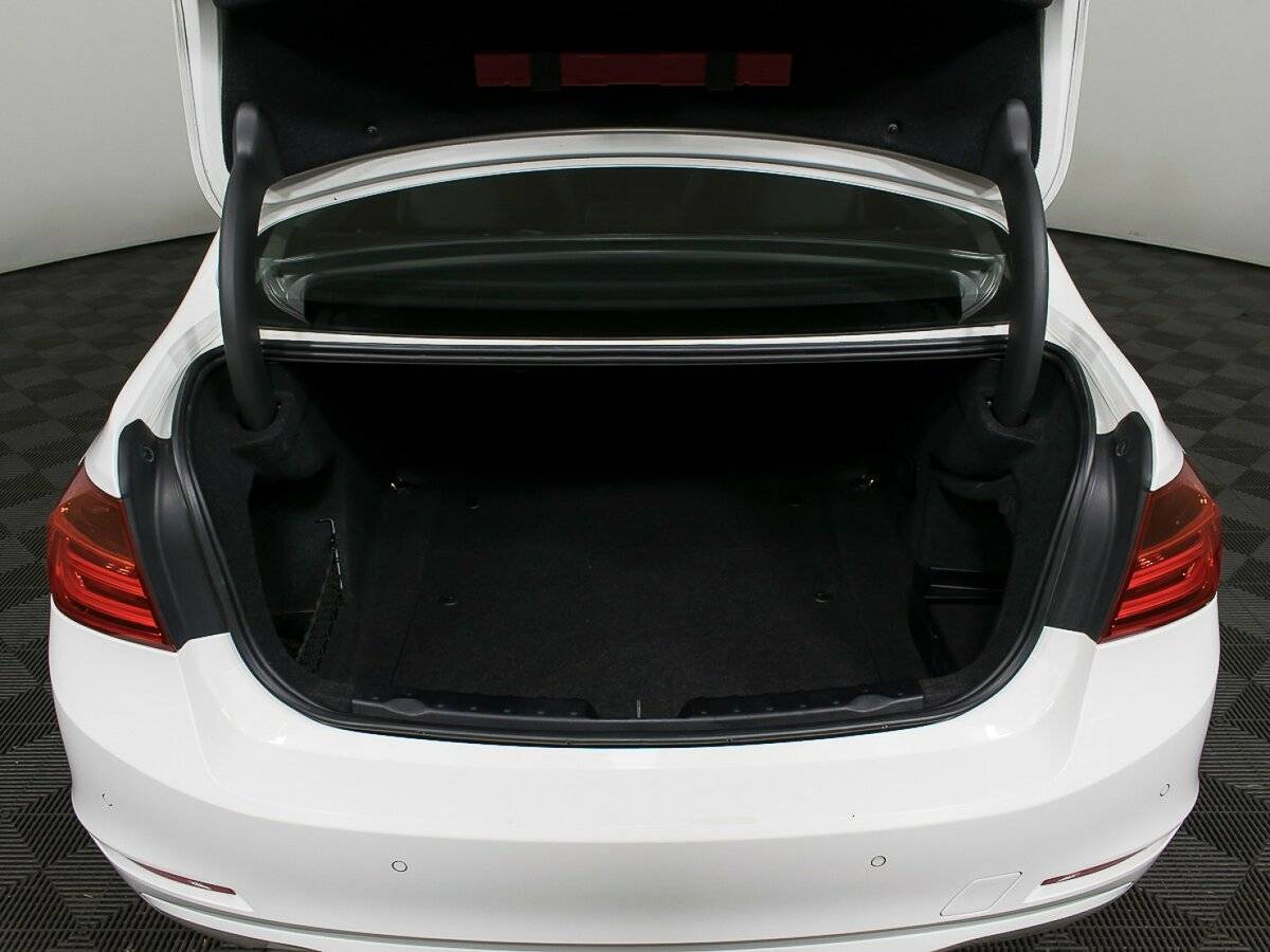 BMW 3 серии с пробегом — 2013 год. Фото: #8