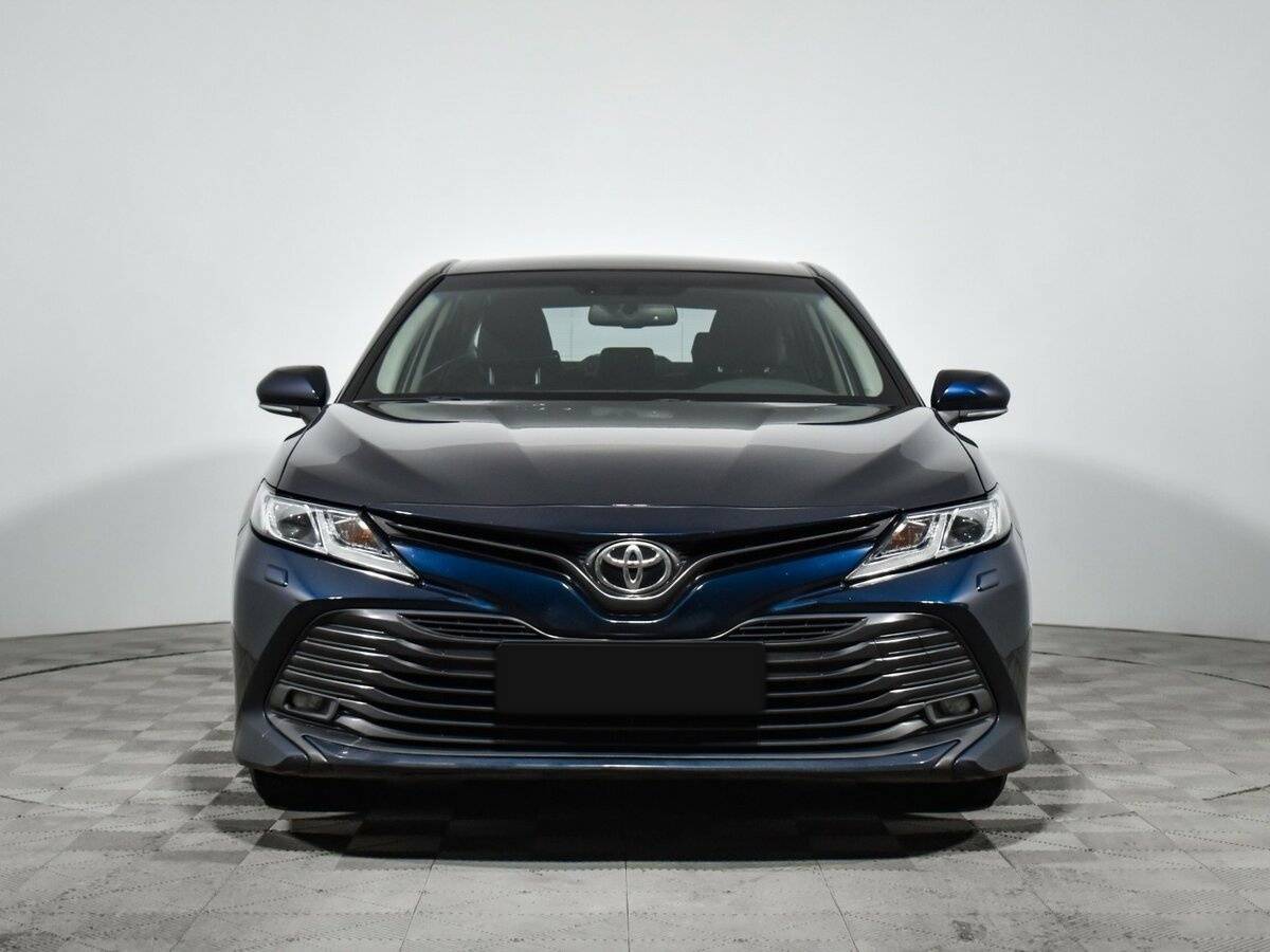 Toyota Camry с пробегом — 2019 год. Фото: #1